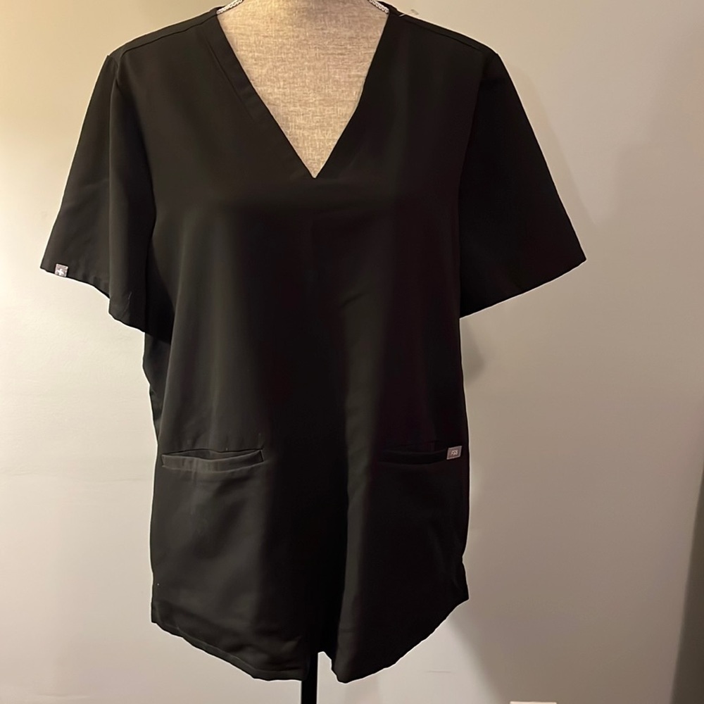 FIGS Scrub Top Women XXL Technical Collection Shirt Black Stretch Pockets